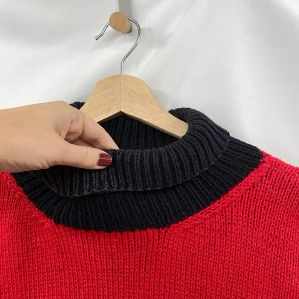 Vintage Hand knit red pattern‎ turtleneck sweater